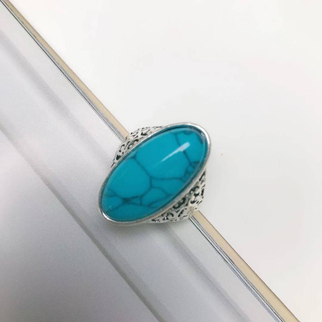 Ancient Silver Ring in European and American Style